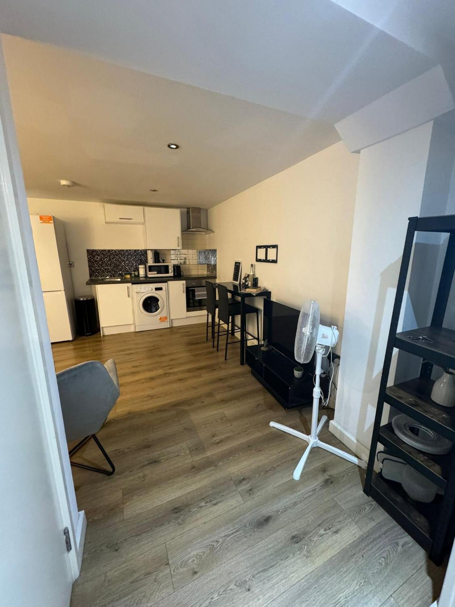 Cozy Two Bedroom Apartment Sleeps 6 Near Camden Market Hw10 London Exteriör bild